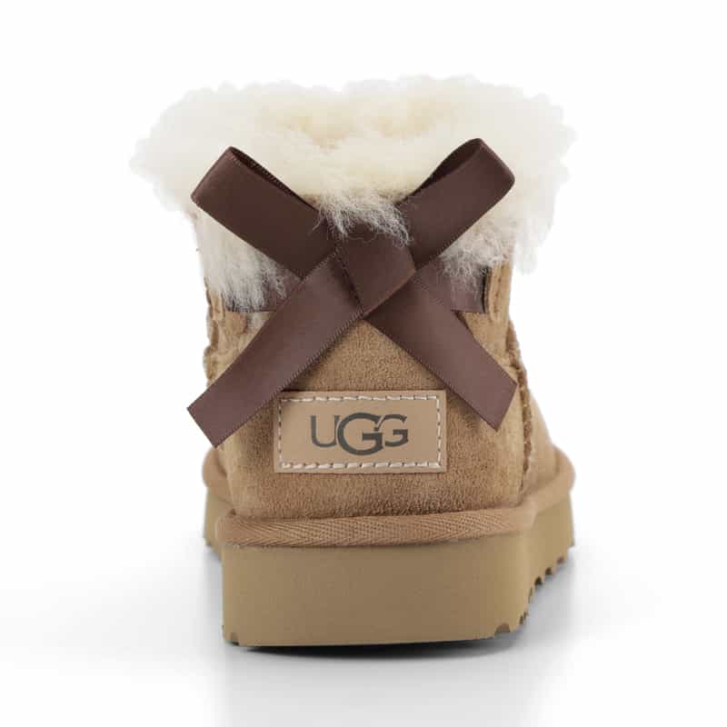 UGG(R) UGG(R)＜アグ＞ バックリボン付きショートブーツ CAMEL