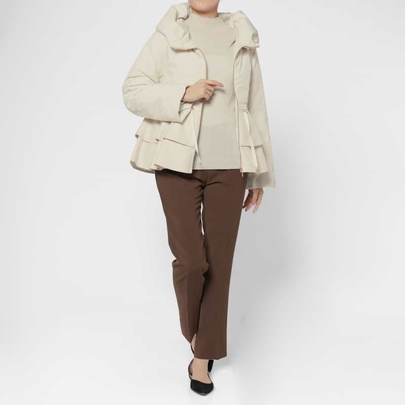 BARNEYS NEW YORK ペプラムデザイン ショートダウンブルゾン IVORY