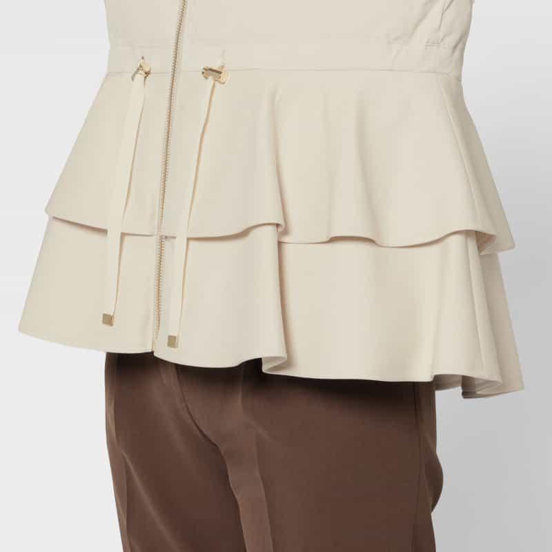 BARNEYS NEW YORK ペプラムデザイン ショートダウンブルゾン IVORY