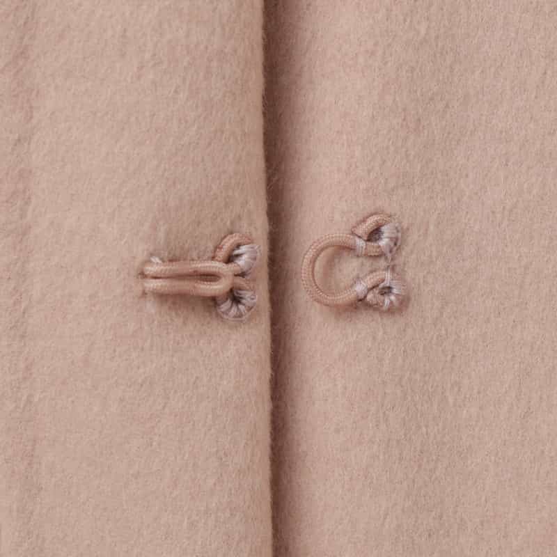 BARNEYS NEW YORK ポンポンファー付き ダブルフェイス ケープコート PINK