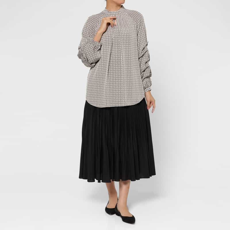 BARNEYS NEW YORK ウォッシャブル チェーンプリント柄ランダムタックスリーブブラウス WHITE