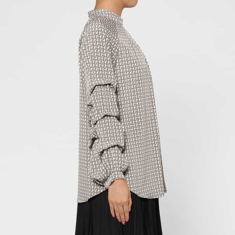 BARNEYS NEW YORK ウォッシャブル チェーンプリント柄ランダムタックスリーブブラウス WHITE