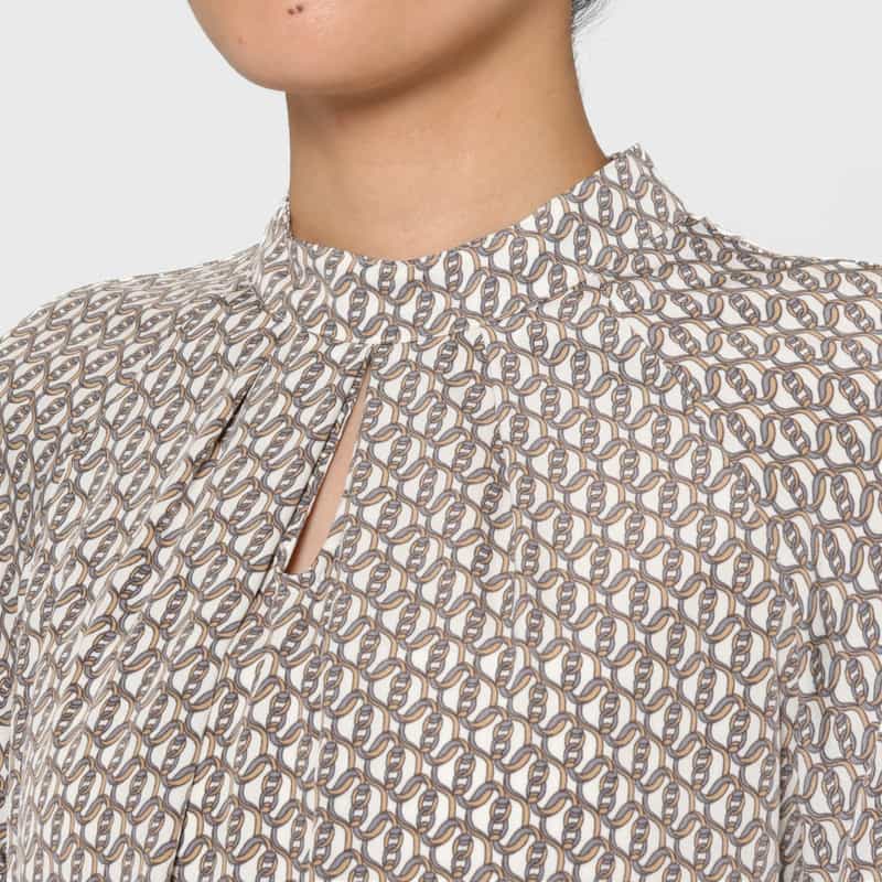 BARNEYS NEW YORK ウォッシャブル チェーンプリント柄ランダムタックスリーブブラウス WHITE