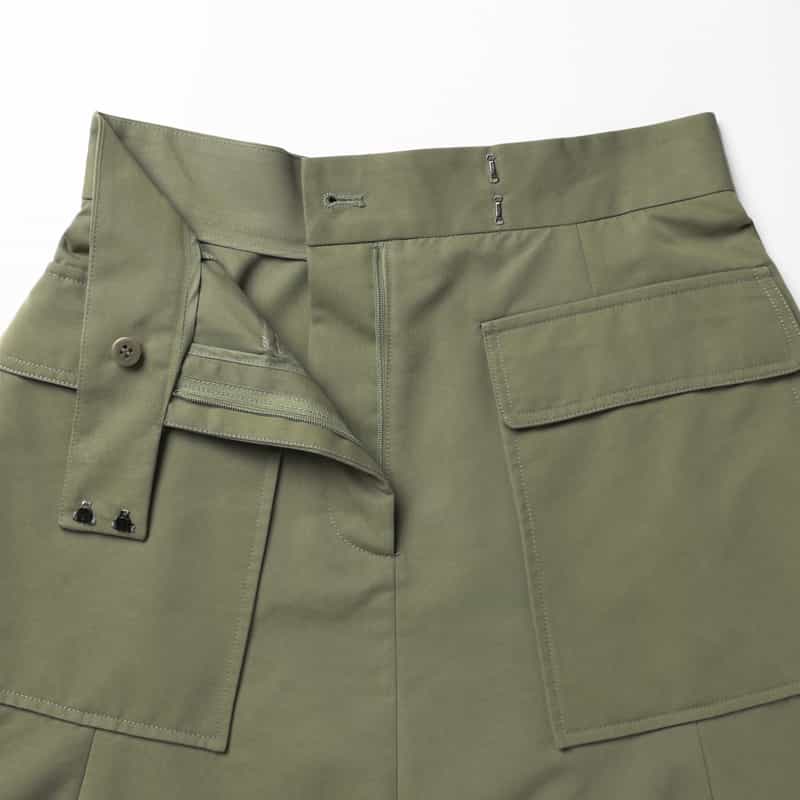 BARNEYS NEW YORK ウォッシャブル ダブルフラップポケット フレアスカート KHAKI