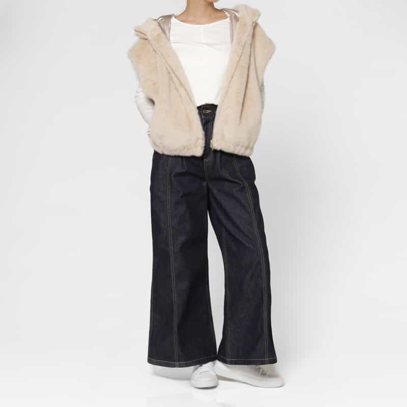BARNEYS NEW YORK フェイクファー フード付きジップアップショートジレ IVORY