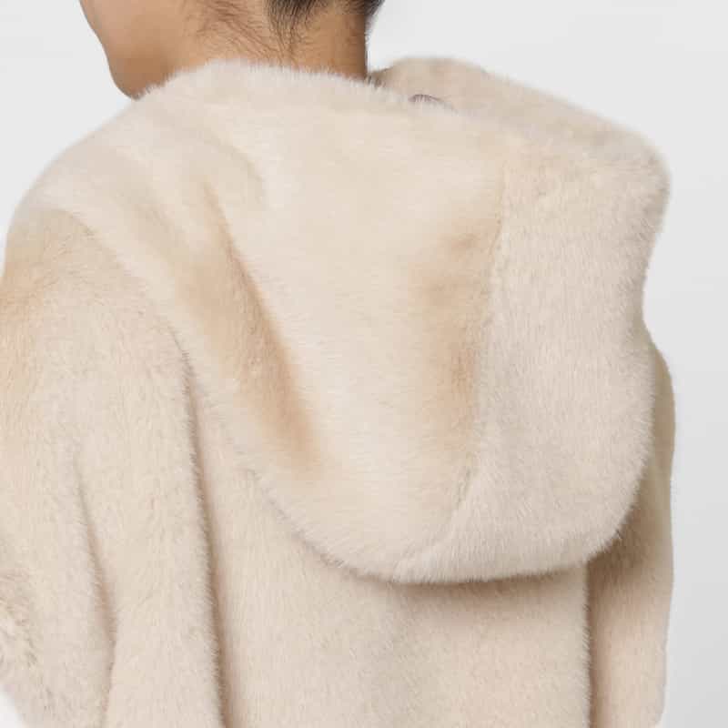 BARNEYS NEW YORK フェイクファー フード付きジップアップショートジレ IVORY