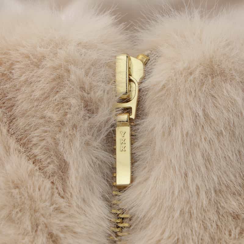 BARNEYS NEW YORK フェイクファー フード付きジップアップショートジレ IVORY