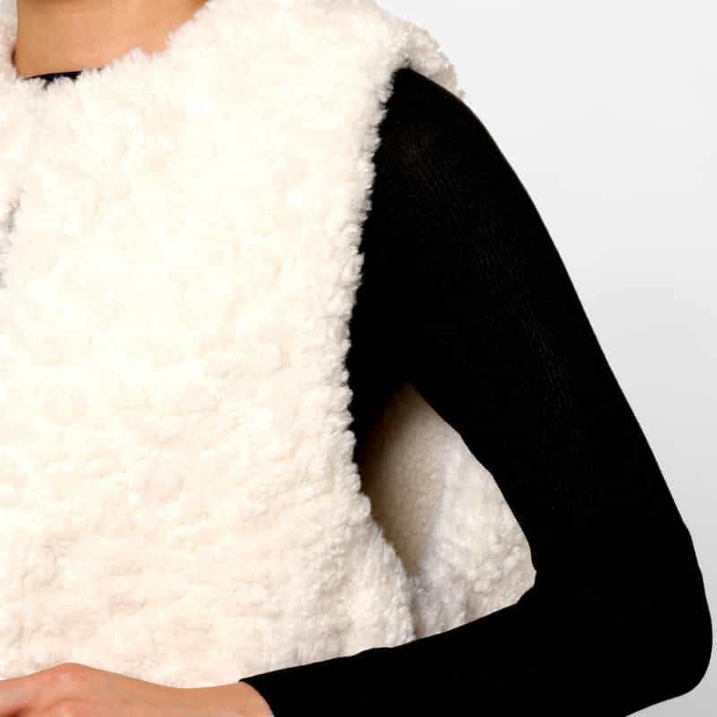 BARNEYS NEW YORK フェイクファー ショートジレ OFF WHITE