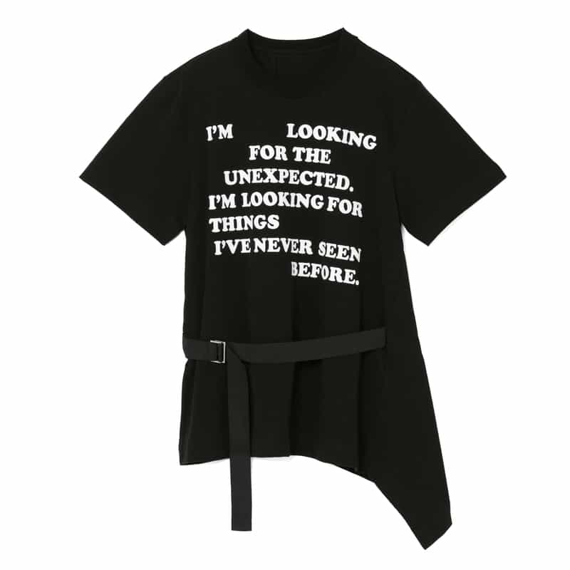 SACAI ＜サカイ＞ ベルトデザイン グラフィックTシャツ