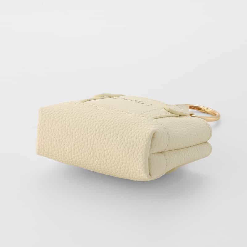BARNEYS NEW YORK ロゴ入り バッグ型チャーム WHITE