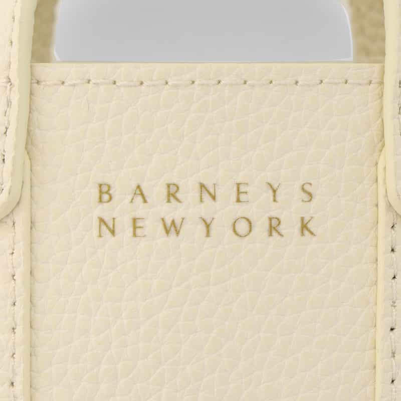 BARNEYS NEW YORK ロゴ入り バッグ型チャーム WHITE