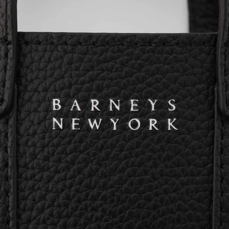 BARNEYS NEW YORK ロゴ入り バッグ型チャーム BLACK