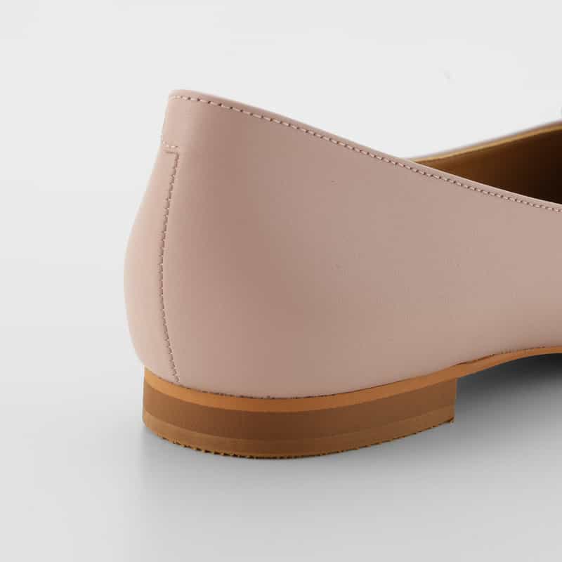 BARNEYS NEW YORK バックルデザイン ポインテッドトゥ フラットパンプス PINK