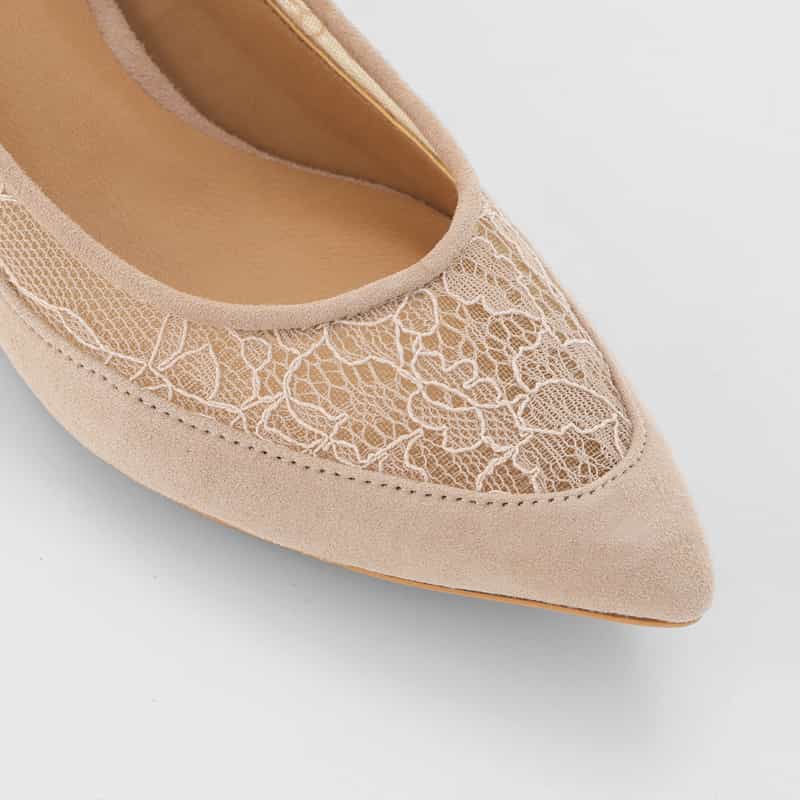 BARNEYS NEW YORK レース ポインテッドトゥ パンプス CHAMPAGNE