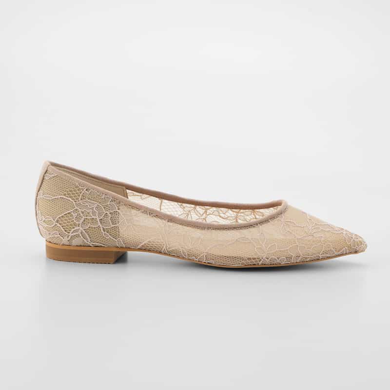 BARNEYS NEW YORK レース ポインテッドトゥ フラットパンプス CHAMPAGNE
