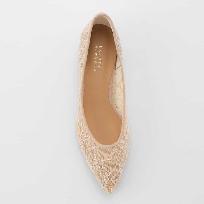 BARNEYS NEW YORK レース ポインテッドトゥ フラットパンプス CHAMPAGNE