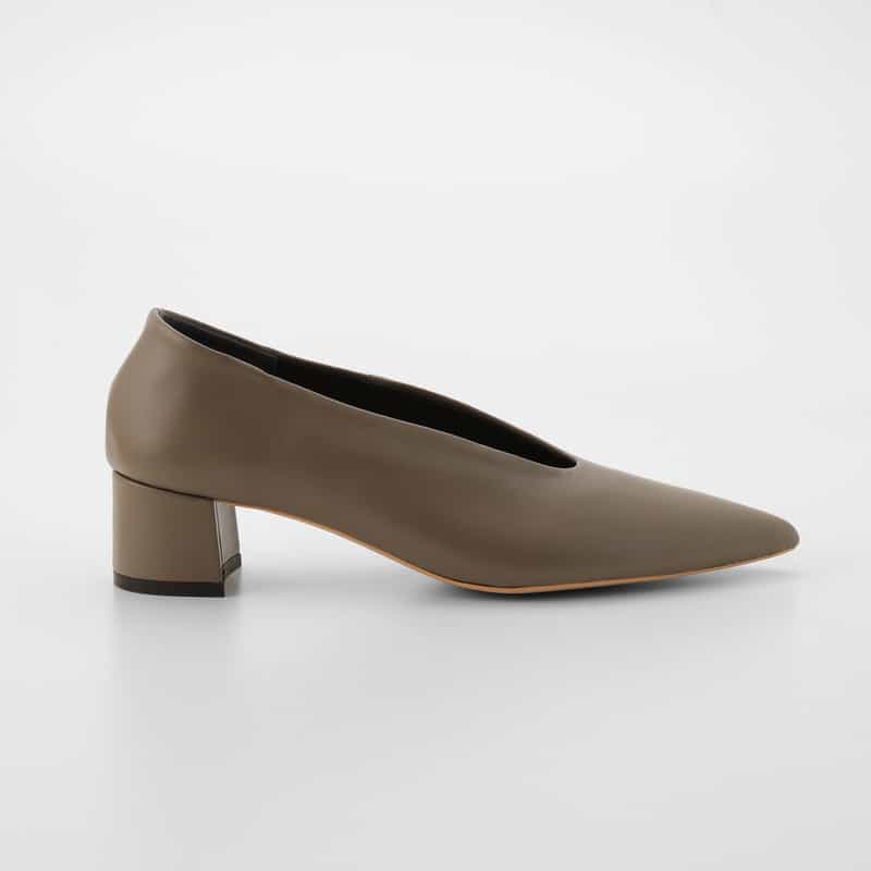 BARNEYS NEW YORK チャンキーヒール Vカットパンプス BROWN