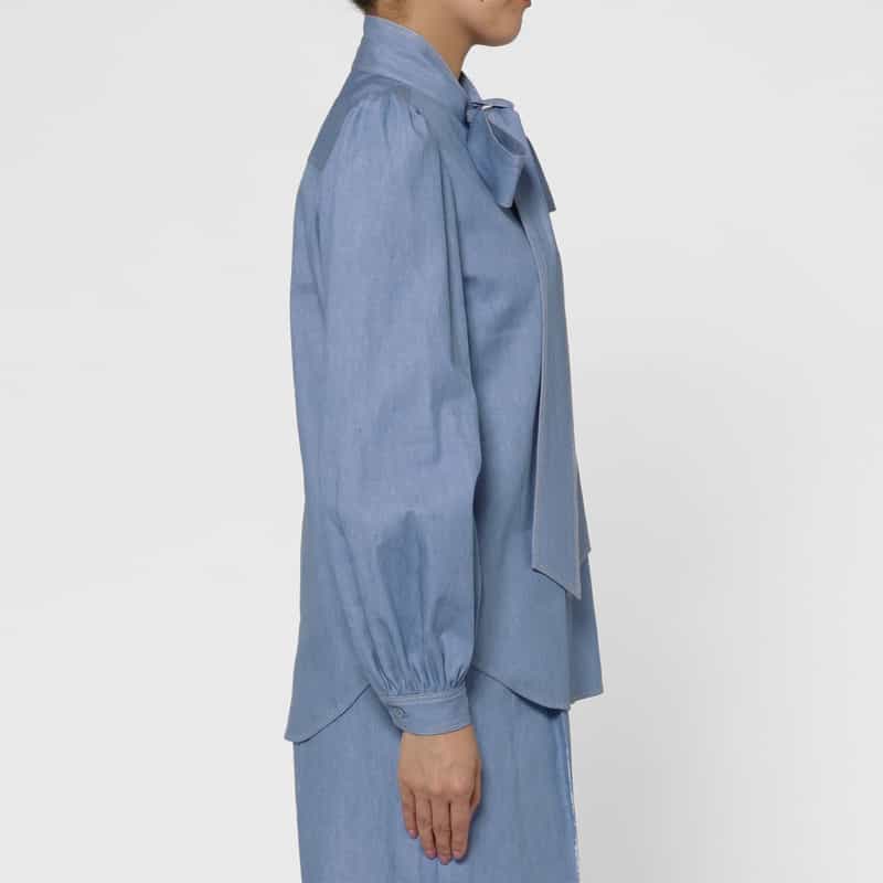 BARNEYS NEW YORK ウォッシャブル デニム素材ボウタイブラウス BLUE