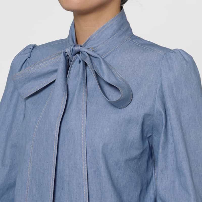 BARNEYS NEW YORK ウォッシャブル デニム素材ボウタイブラウス BLUE