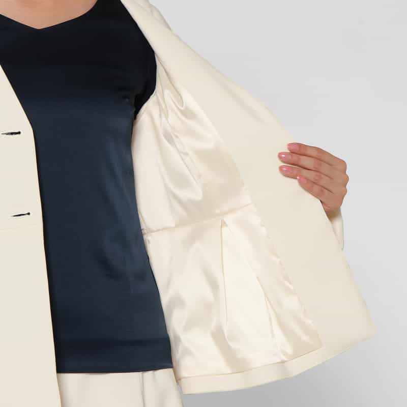 BARNEYS NEW YORK セットアップ ダブルクロス ノーカラー ペプラムジャケット OFF WHITE