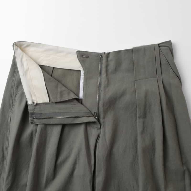 LOW CLASSIC LOW CLASSIC  ＜ロウクラシック＞ タック入りワイドパンツ KHAKI