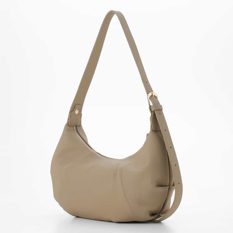 BARNEYS NEW YORK シュリンクレザー ショルダーバッグ BEIGE