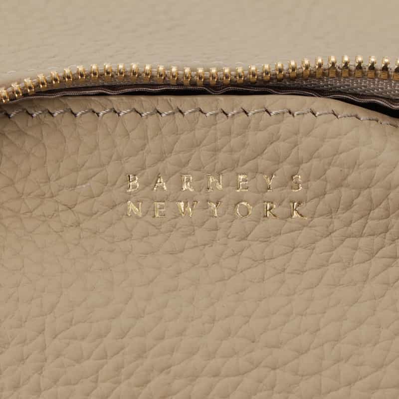 BARNEYS NEW YORK シュリンクレザー ショルダーバッグ BEIGE