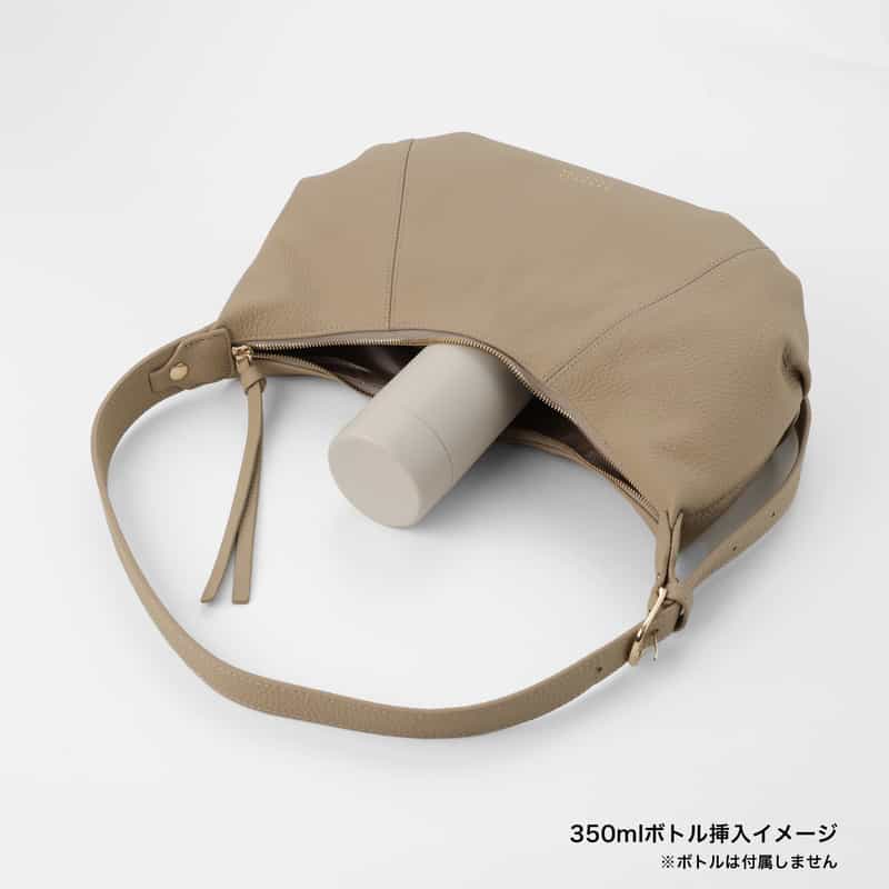 BARNEYS NEW YORK シュリンクレザー ショルダーバッグ BEIGE