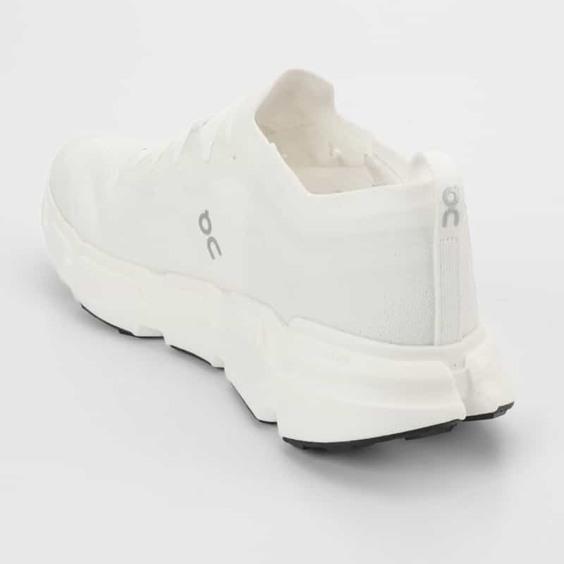 ON ON＜オン＞ スニーカー“CLOUDSOMA" WHITE
