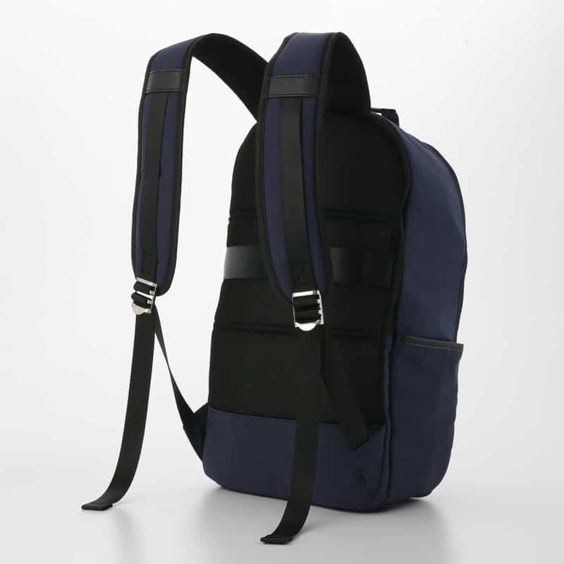 BARNEYS NEW YORK ナイロン素材バックパック NAVY