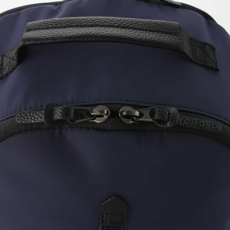 BARNEYS NEW YORK ナイロン素材バックパック NAVY