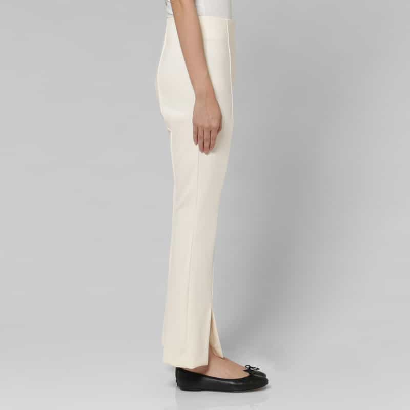 BARNEYS NEW YORK スキューバ スリットヘム フレアパンツ OFF WHITE