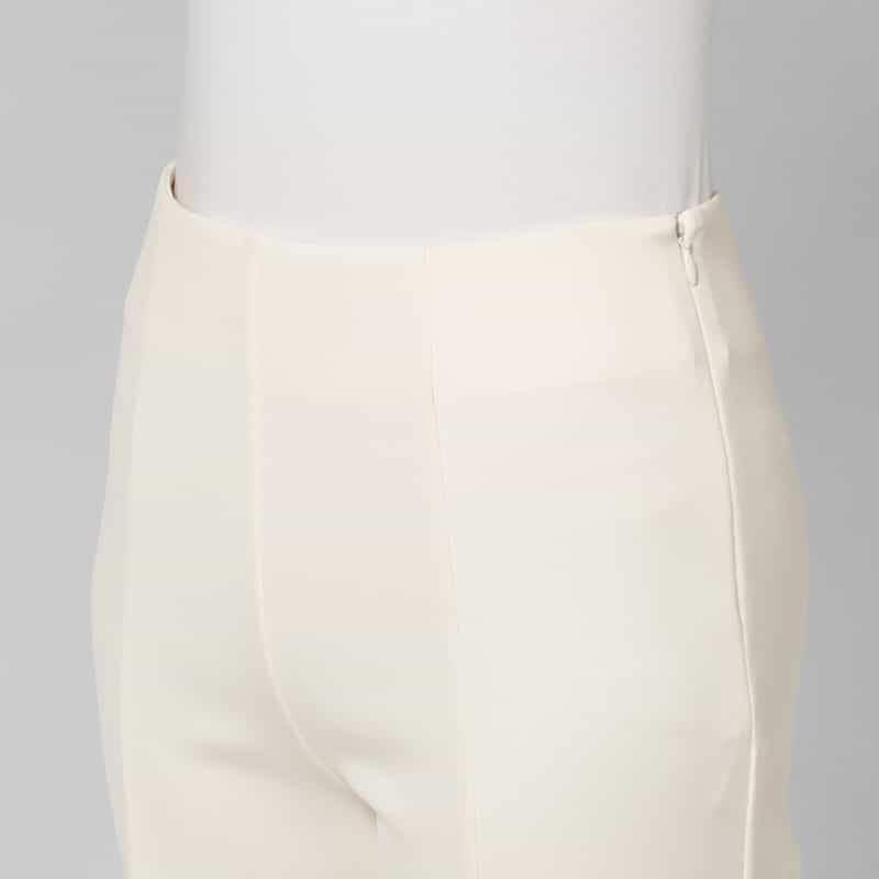 BARNEYS NEW YORK スキューバ スリットヘム フレアパンツ OFF WHITE