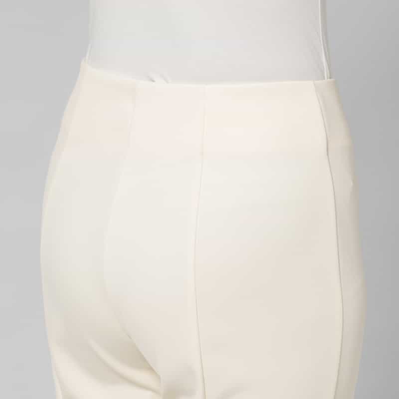 BARNEYS NEW YORK スキューバ スリットヘム フレアパンツ OFF WHITE
