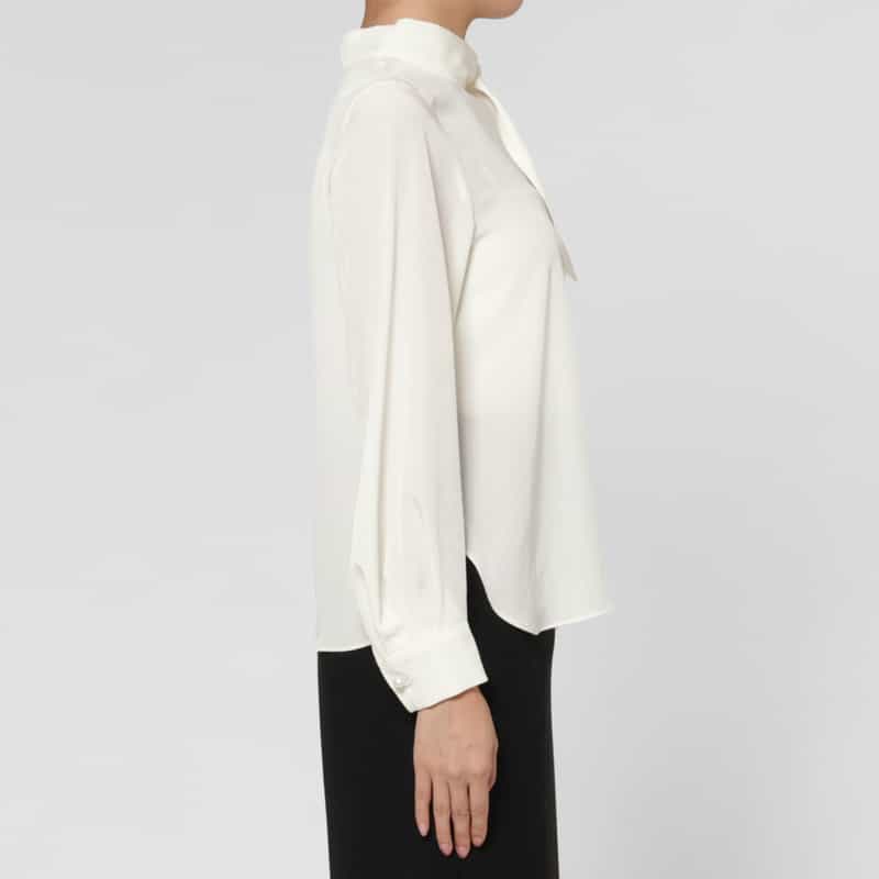 BARNEYS NEW YORK パールビジュー付きボウタイブラウス WHITE