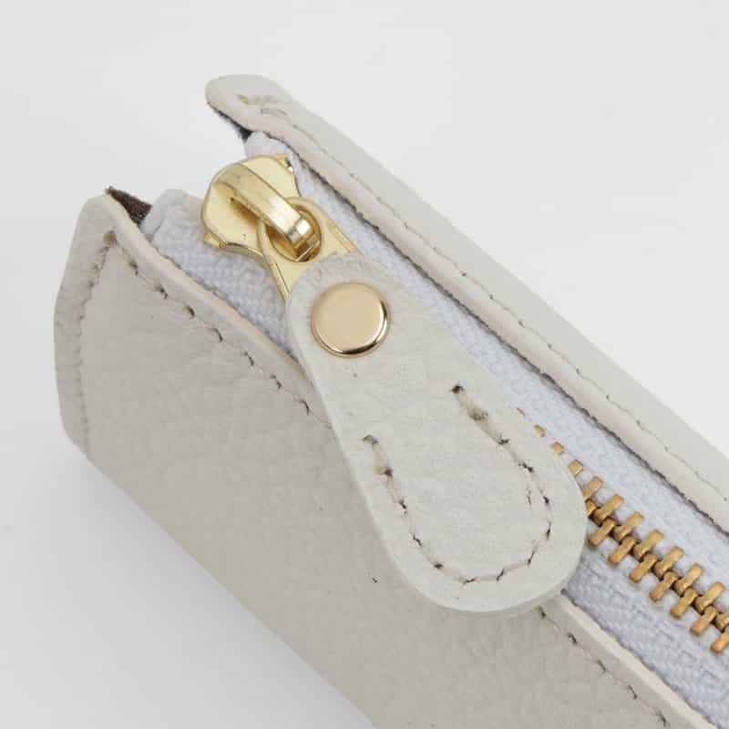 BARNEYS NEW YORK ラージレザーペンケース（ホワイト×ゴールド） WHITE
