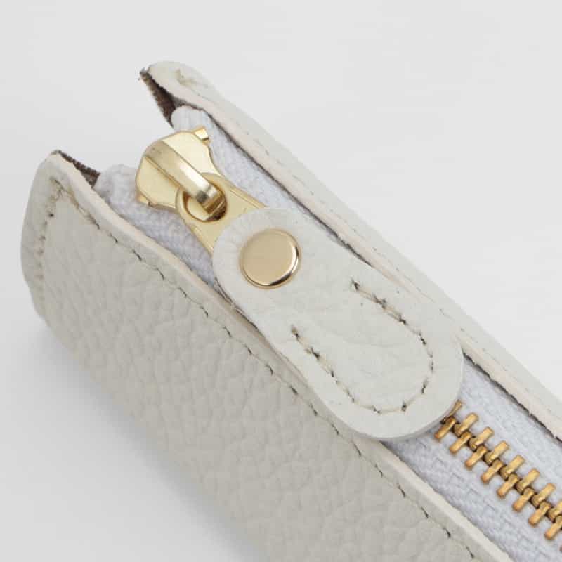 BARNEYS NEW YORK レザーペンケース（ホワイト×ゴールド） WHITE