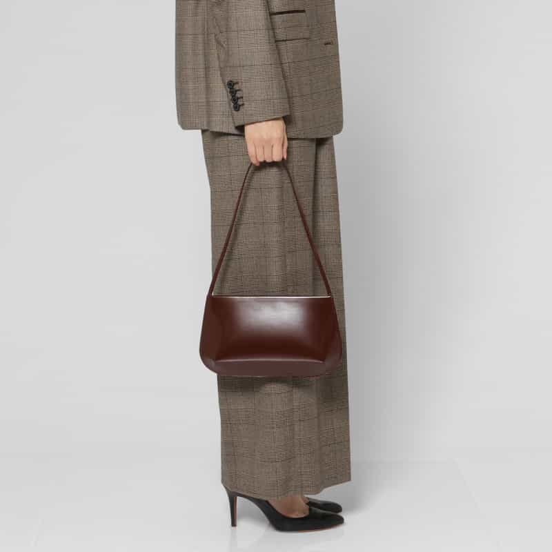 FANE FANE ＜ファン＞ レザーショルダーバッグ DARK BROWN