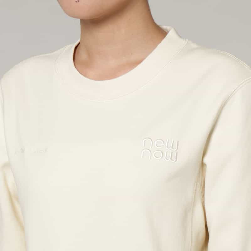 NEW NOW NEW NOW ＜ニューナウ＞ バーニーズ　ニューヨーク限定ロゴ刺繍スウェットプルオーバー IVORY