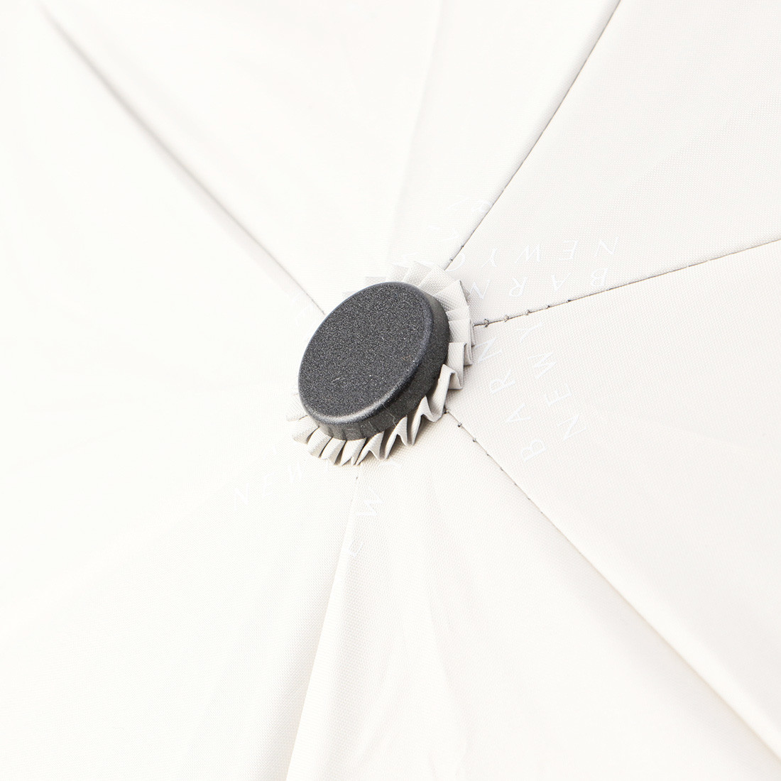 バーニーズ ニューヨーク ロゴプリントジャンプ式折りたたみ傘（晴雨 